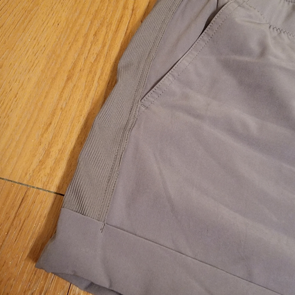 Shorts - Picture 4 of 4